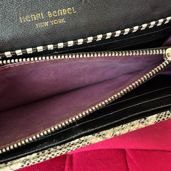 Henri Bendel Wallet-EUC - Picture 12 of 16